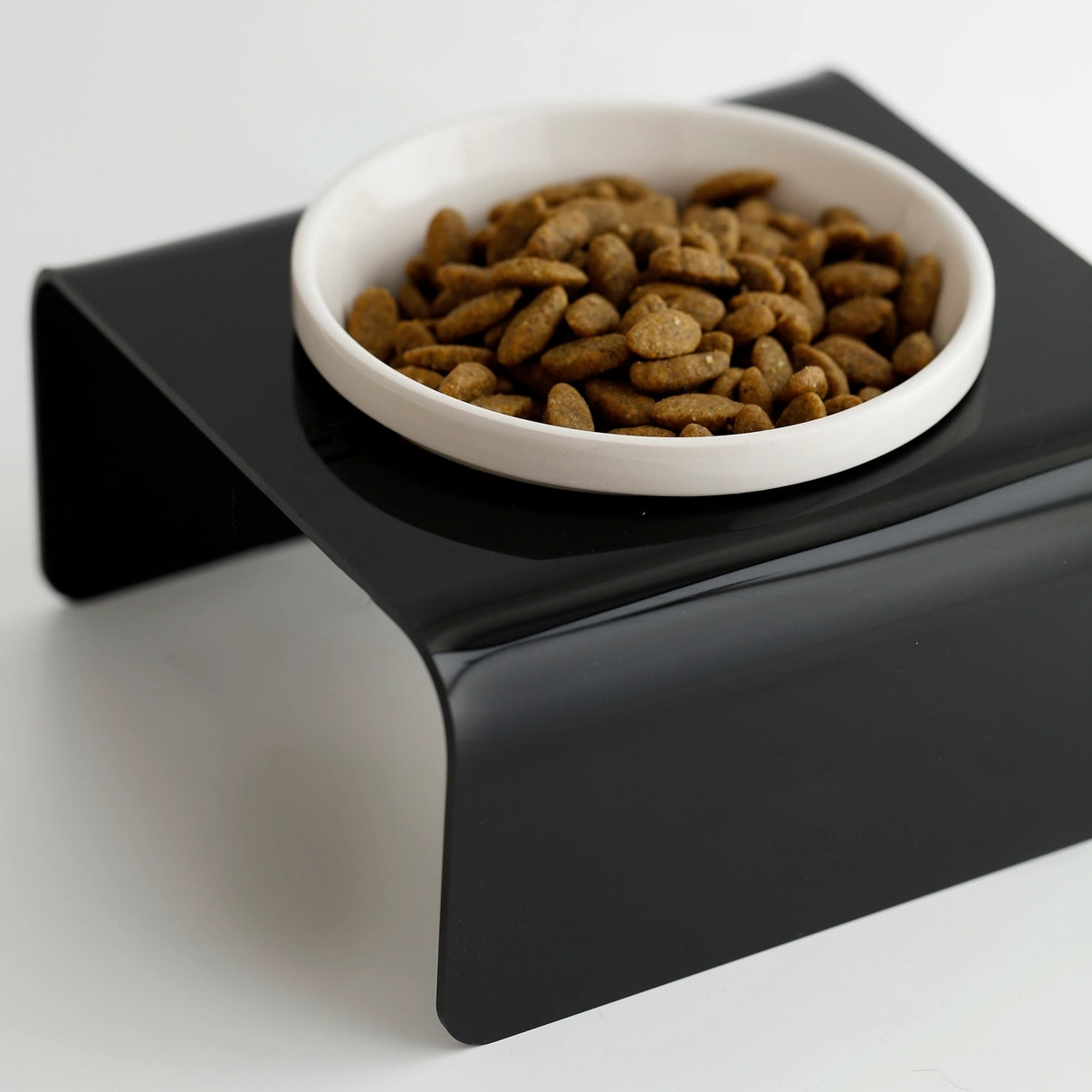 Single Plexiglass Ceramic Feeding Station - Black
