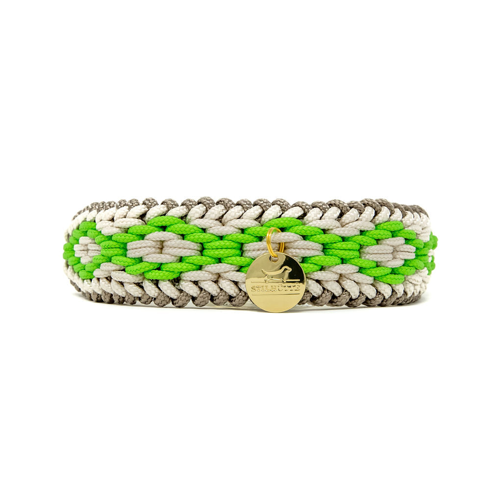 Groene zomerhalsband