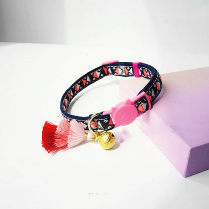 Verstelbare halsband met bel - marine roze aztec